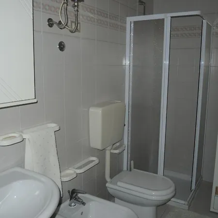 Spacious With Terrace And Pool In Apartment Bibione