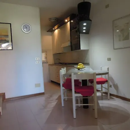 Spacious With Terrace And Pool In