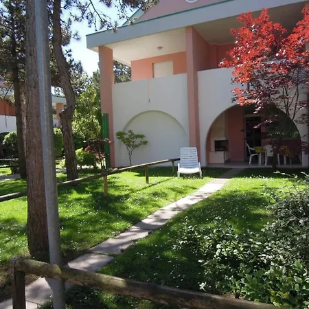 Appartamento Spacious With Terrace And Pool In Bibione