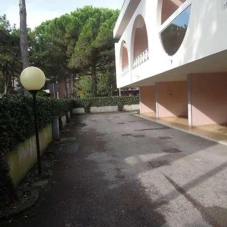 Spacious With Terrace And Pool In Apartment *