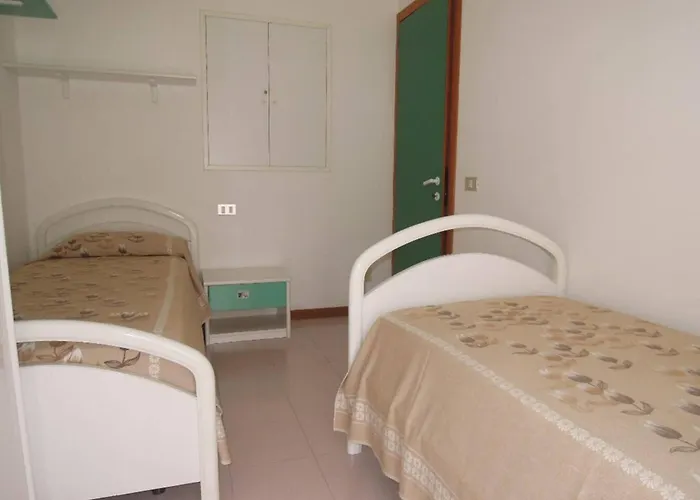 Spacious With Terrace And Pool In *