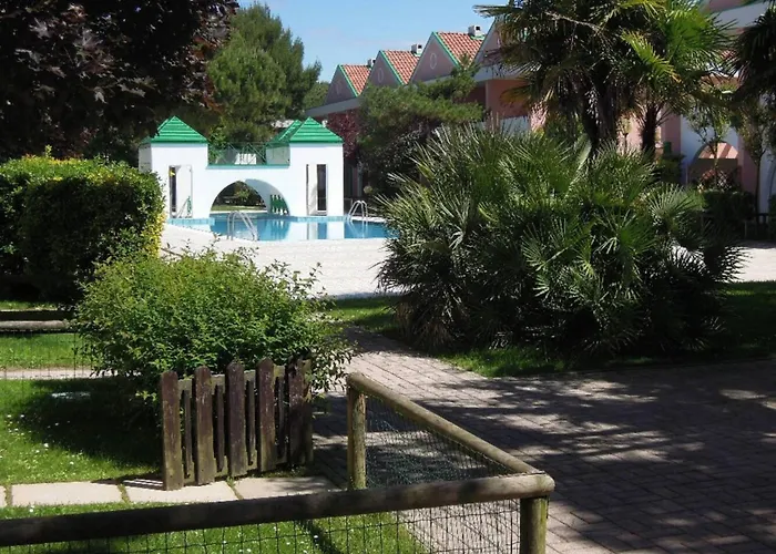 Apartment Spacious With Terrace And Pool In Bibione